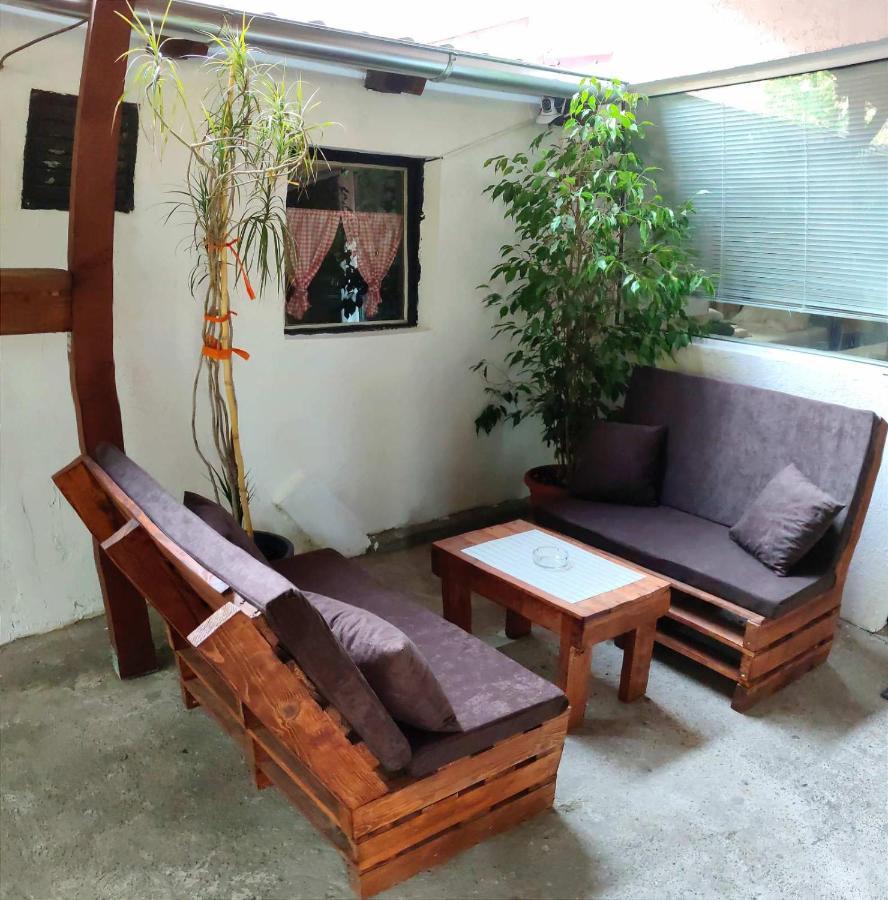 Airport Apartment Air Surcin Экстерьер фото