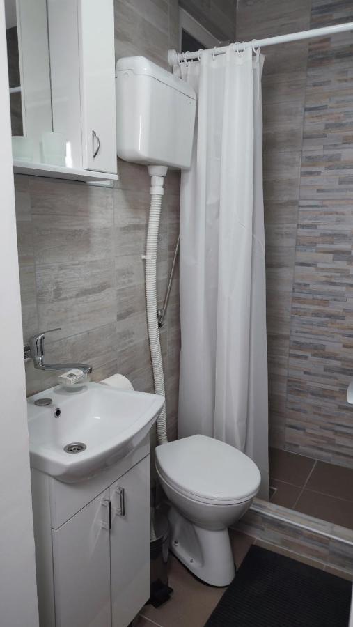 Airport Apartment Air Surcin Экстерьер фото